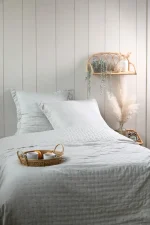 Cuvertură matlasată Cleo 260X240 cm, 2 fețe de pernă 65X65 cm, culoare Natural, 100% poliester