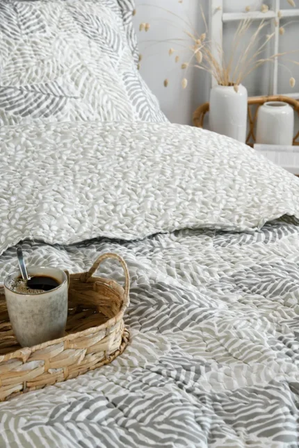 Cuvertură matlasată Gally 260X240 cm, 2 fețe de pernă 65X65 cm, culoare Natural, 100% poliester - imagine 4