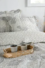 Cuvertură matlasată Gally 260X240 cm, 2 fețe de pernă 65X65 cm, culoare Natural, 100% poliester